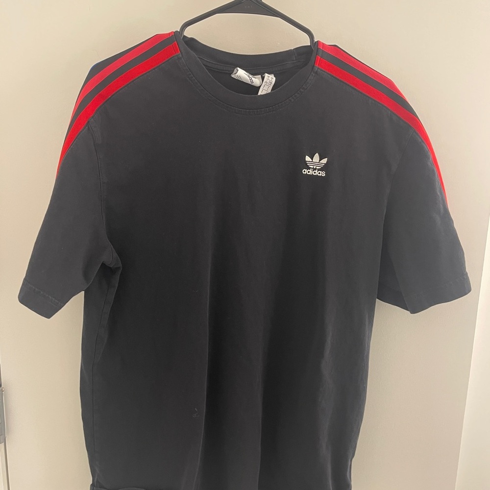 Adidas T-Shirt - Large